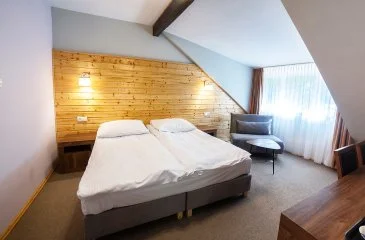 Interiorul luminos al camerei Comfort