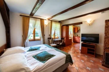 Interiorul luminos al camerei Standard Plus